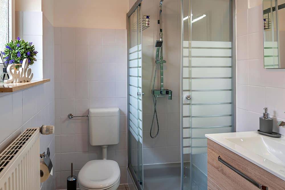 Ganze Wohnung, Ferienwohnung-Apartment-Eigenes Badezimmer-Terrass in Müden (Örtze), Faßberg