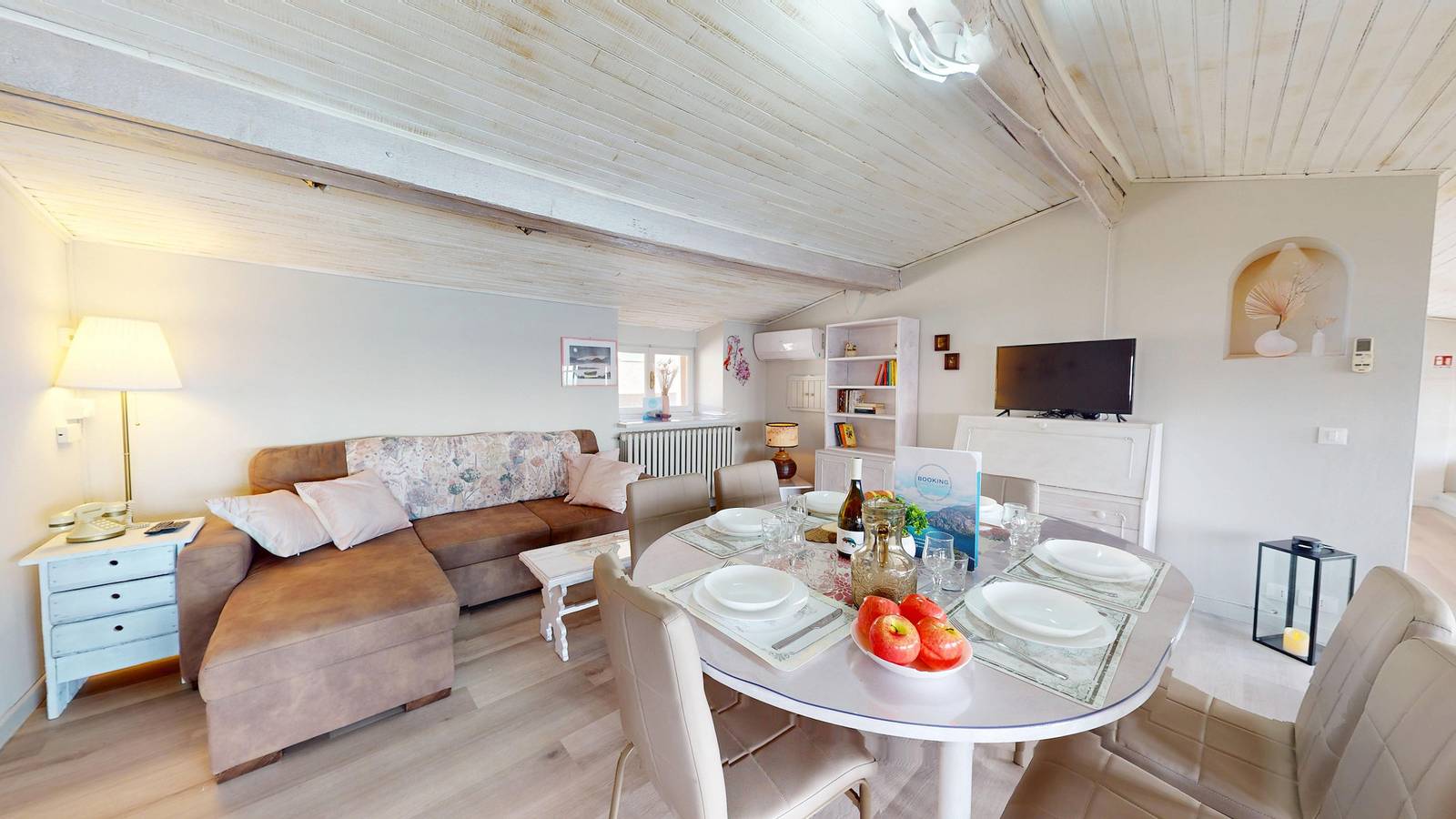 Appartamento intero, Attico Agata magic lake view By Bookinggardala in Salò, Prealpi Gardesane