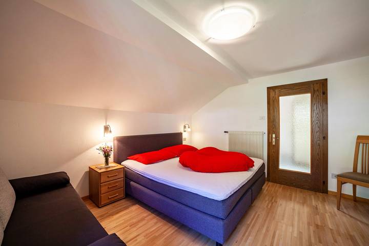 Entire apartment, Apartment "Rieglhof Kükennest" with Mountain View, Garden & Wi-Fi in Graun, South Tyrol