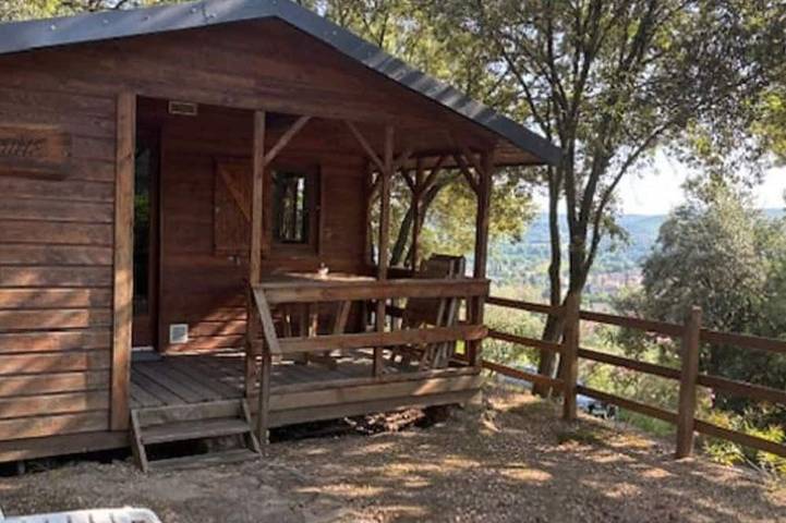 Chalet pour 4 personnes, avec terrasse et piscine
