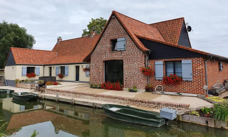 Casa de vacaciones para 10 personas, con piscina y vistas al lago además de jardín y vistas - 1