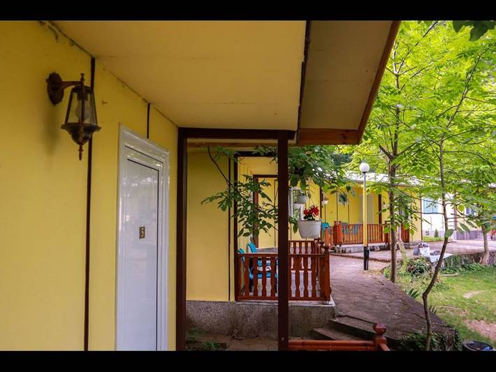 Bungalow für 3 Personen, mit Balkon/Terrasse und Garten sowie Ausblick in Bulgarien