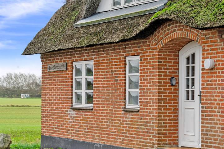 Amazing home in Bredebro w/ Wifi and 8 Bedrooms