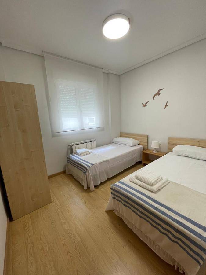 Gîte pour 7 personnes, avec vue et balcon à La Roda - 4