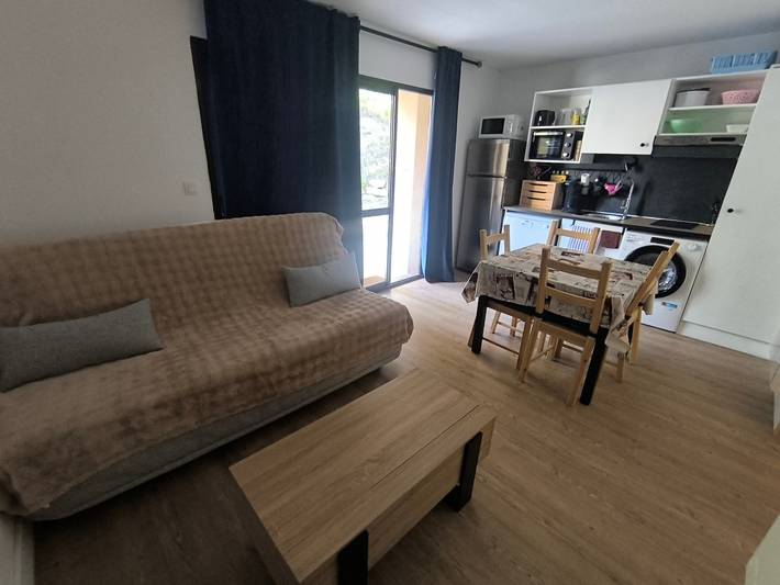 Apartamento entero, Estudio 'Studio tout équipé' con piscina y zona de bienestar in Jausiers, Parque nacional de Mercantour