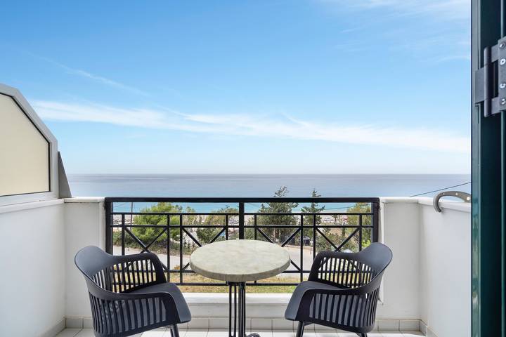 Vacation rental for 3 people, with yard and balcony in Lefkada