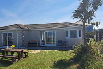 Chalet for 4 People in Hayle, Cornwall, Photo 1