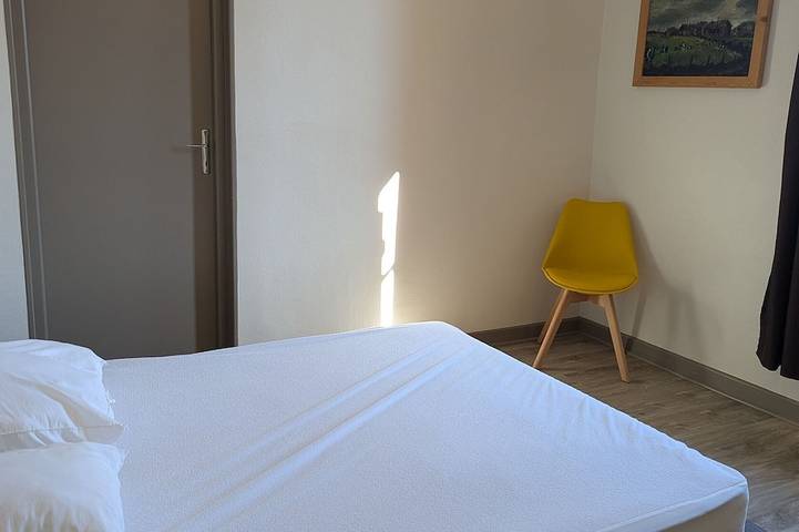 Renoviertes Ferienhaus in Futeau: 3 Schlafzimmer, moderne Küche, grünes Umfeld, Wlan! in Futeau, Verdun