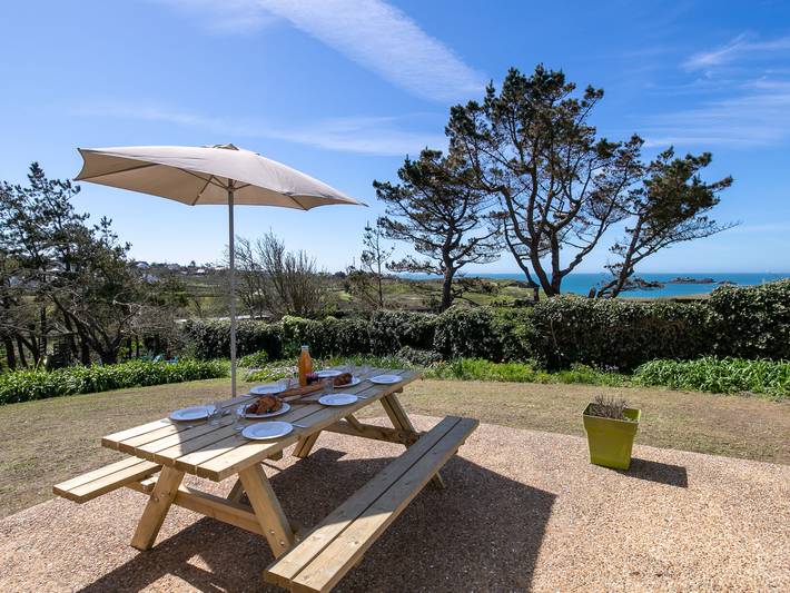 Location de vacances pour 6 personnes, avec terrasse et jardin à Plouarzel - 2