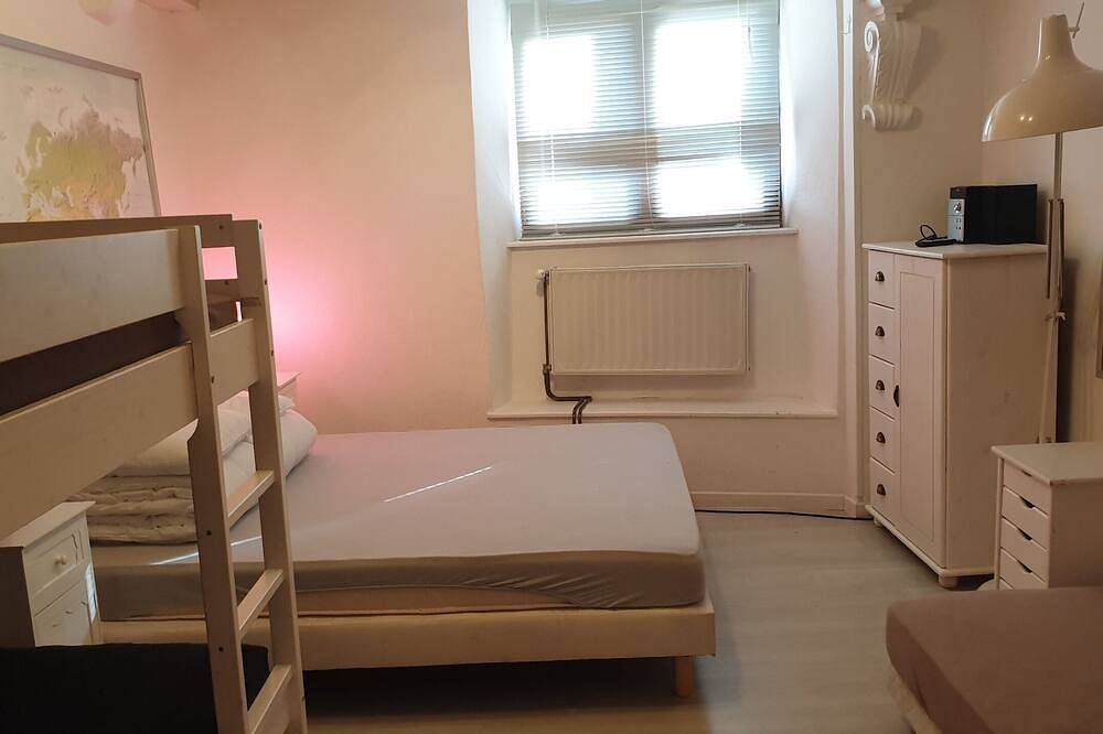 Schönes Haus mit privatem aus dem Jahr 1568 \"Jacuzzi\" für 4 bis 30 Pro in Riquewihr, Regionaler Naturpark Belchen der Vogesen