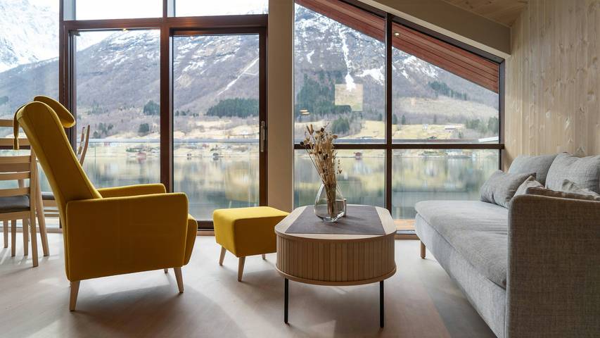 Feriehus for 5 personer, med terrasse på Vestlandet