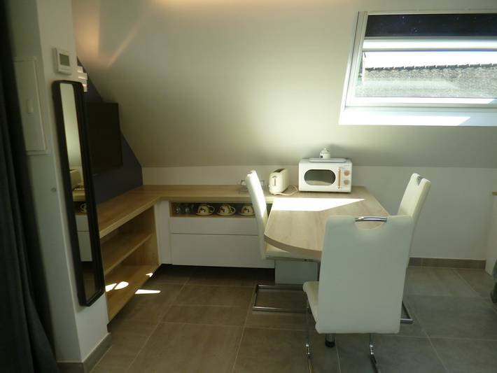 Gîte pour 3 personnes, avec terrasse et jardin