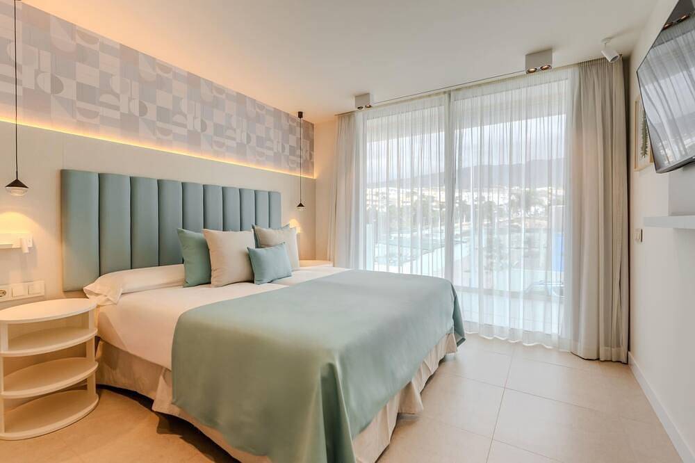 Entire apartment, Apartment 3 bedroom | max 7 people | mountain view in La Caleta, Adeje