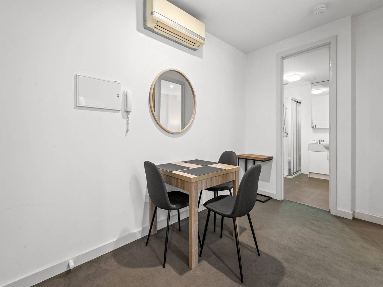 Hel lejlighed, Cosy 1-Bed with Balcony in Trendy St Kilda in St Kilda, Melbourne