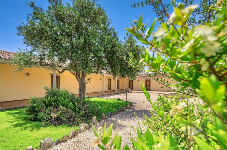 Chambre d’hôte pour 2 personnes, avec jardin ainsi que terrasse et piscine