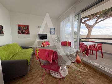 Gîte pour 4 personnes, avec terrasse dans Plage de La Corniche