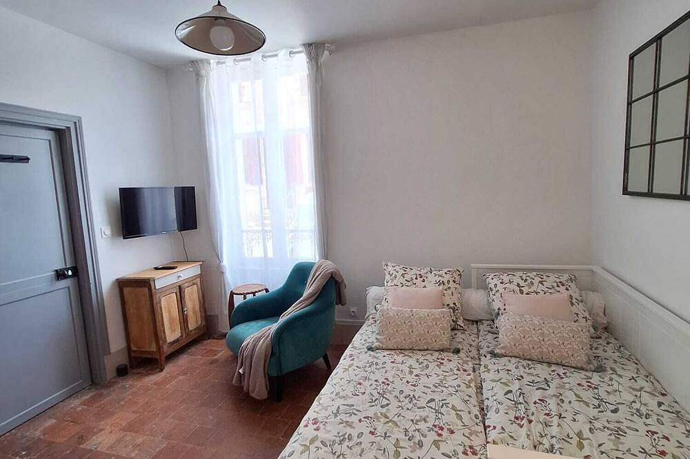 Apartamento entero, Fabulous 1-bedroom studio in La Charité-sur-Loire in La Charité-sur-Loire, Valle del Loira