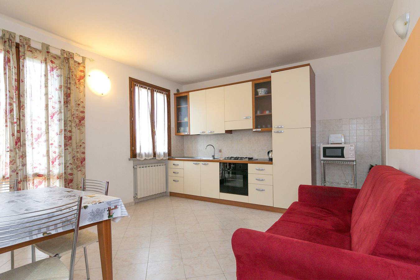 Ganze Wohnung, Ferienwohnung Bilocale Pendolino mit Balkon, Gemeinschaftspool und Wlan in Suvereto, Etruskische Küste