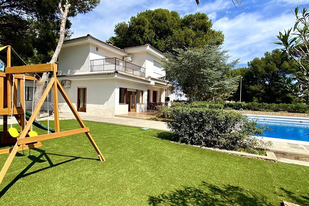 Chalet avec Piscine Privée à Proximité de la Mer et Plages à L'Ametlla de Mar in Cala Llobeta (Terres de l'Ebre), Calafat