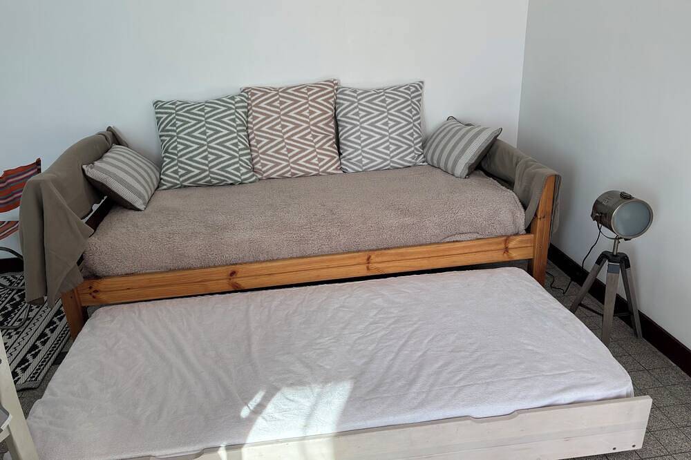 Apartamento entero, City center apartment with garden, near the sea in Quimperlé, Region de Quimper