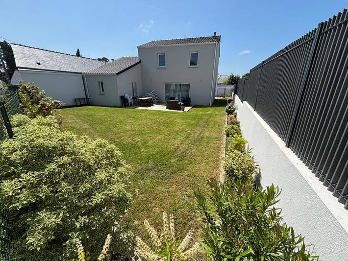 Location de vacances pour 23 personnes, avec jardin dans Plage Du Men Armor - 2