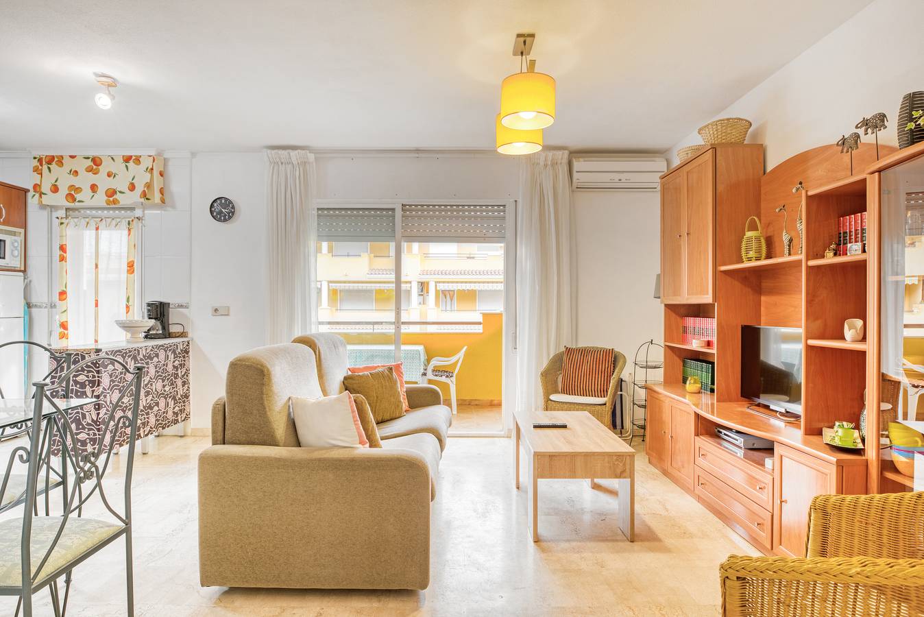 Apartamento entero, Apartamento "Cascadas" cerca del mar, con piscina compartida y Wi-Fi in Las Marinas, Dénia