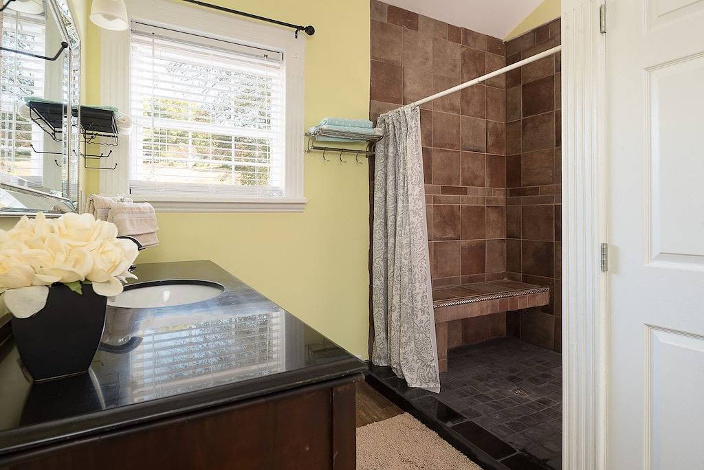 \"Historisches\" Yellow Tea Cup Cottage, Farmambiente, Spring H2O, Wifi, Knoxville in Blount County