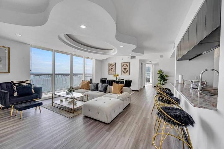 Location de vacances pour 6 personnes, avec piscine ainsi que terrasse et vue à Miami