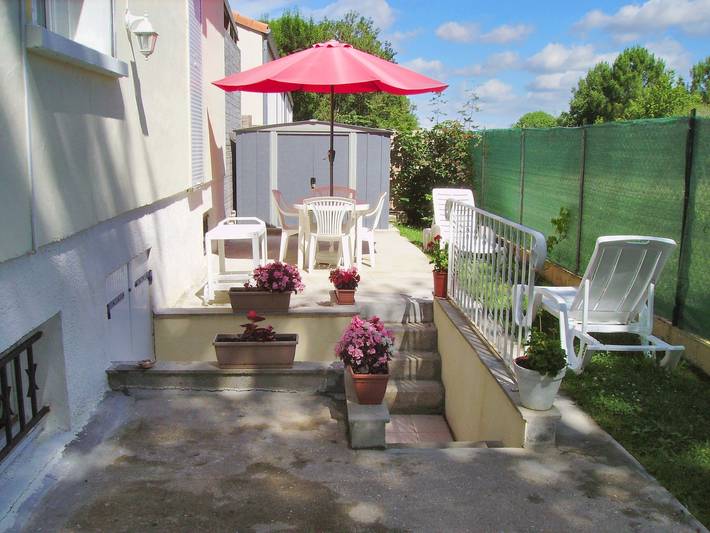 Location de vacances pour 5 personnes, avec terrasse à Breuillet
