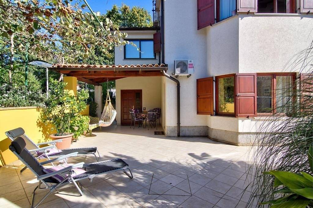 Ganze Wohnung, 1-Zimmer-Ferienwohnung mit Terrasse Stinjan, Pula A-22939-a in Pula, Südküste Istrien