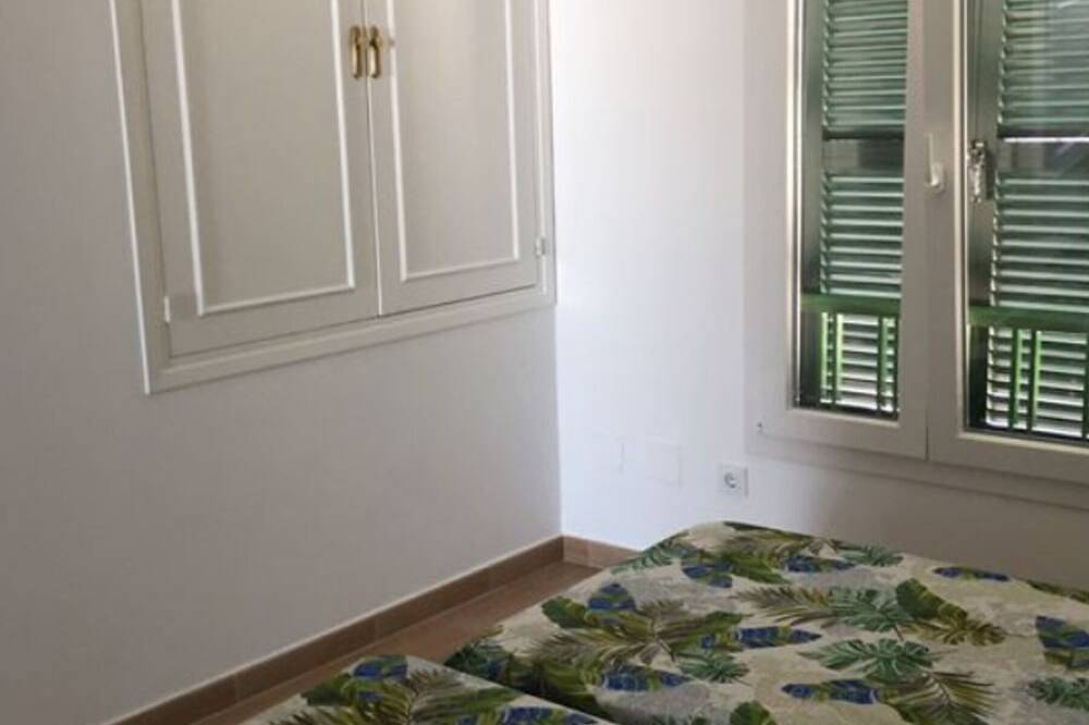 Apartamento entero, Apartamento Ciudadela con aire acondicionado y piscina. in Cala Blanes, Ciudadela