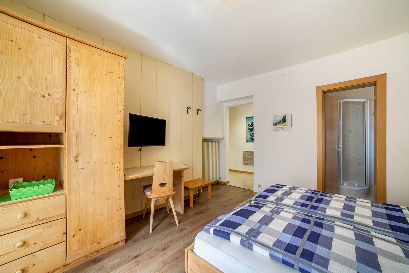 Entire studio, Studio Apartment 'Apartment Typ C Haus Pöder' with Mountain View in Naturns, Ortler Alps