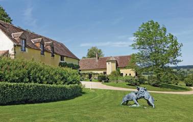 Gîte pour 12 personnes, avec terrasse et jardin à Domfront-en-Champagne