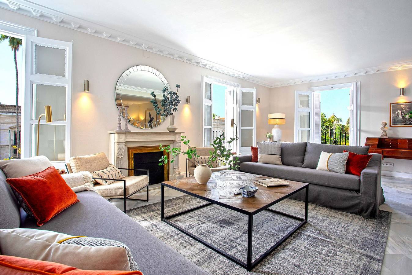 Entire apartment, Spectacular apartment with 258m2 and 4Bd near Alcazar. San Fernando in Casco Antiguo, Sevilla