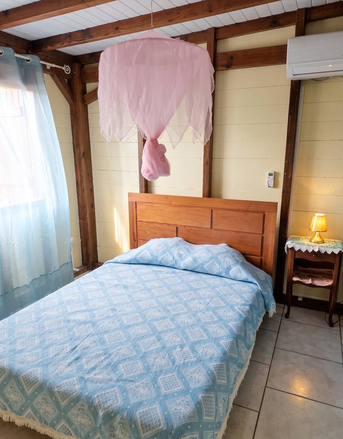 Appartement entier, Appartement confortable à Deshaies, 40 m², proche de la mer in Deshaies, Guadeloupe
