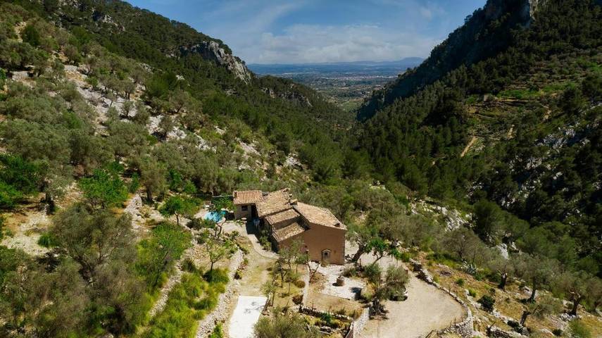 Chalet voor 6 personen, with Terras and Tuin as well as Zwembad and Uitzicht in Selva