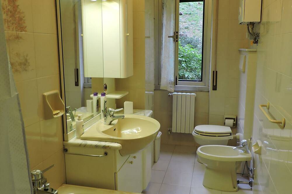 Wohnung 50 qm.  Vollausstattung bis 8 km vom Zentrum in Genua (Stadt), Genua