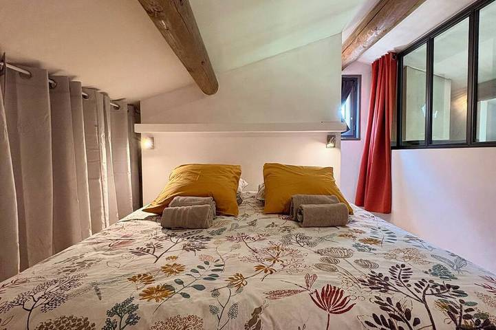 Villa Oria—Pool & Charm, Sleeps 6–8 in Saint-Quentin-la-Poterie, Region de Nimes