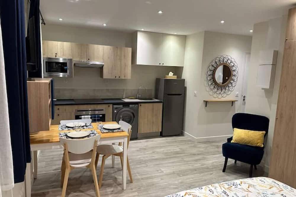 Apartamento entero, Élégant Studio « Fleur de lys » à 12 min de Paris in Enghien-les-Bains, Valle del Oise