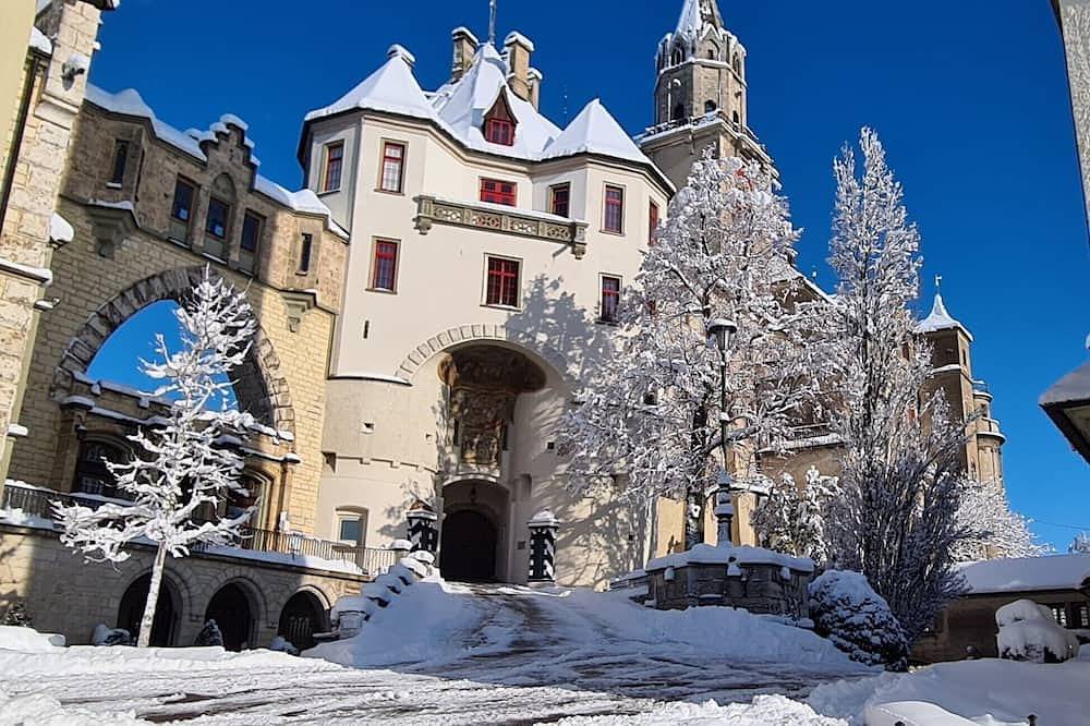 Ganze Wohnung, Ferienwohnung 'Am Schloss' mit privater Terrasse und Wi-Fi in Sigmaringen, Naturpark Obere Donau
