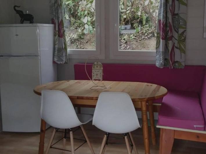 Location de vacances pour 4 personnes, avec piscine et terrasse à Chazelles-sur-Lyon - 3