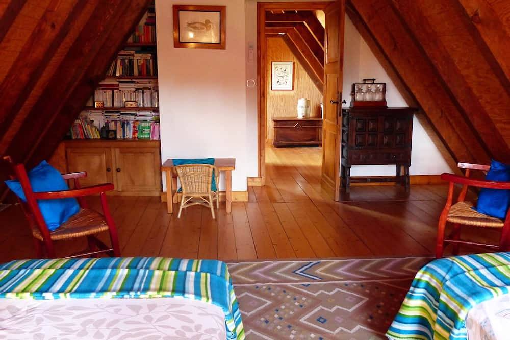 Ferienhaus am Waldrand, Haus mit Whirlpool in Frayssinet-le-Gélat, Quercy