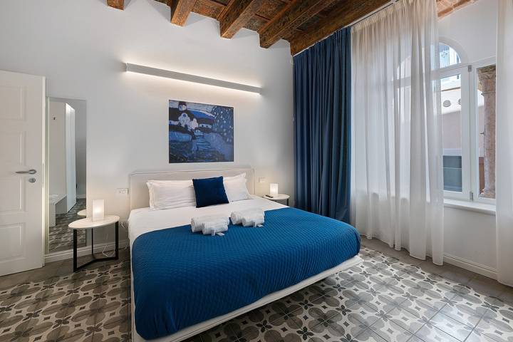 Room 'Stanza S21' with Wi-Fi and Air Conditioning in Centro Storico di Verona, Verona
