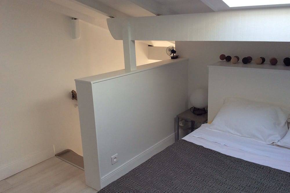 Appartement entier, Charmant appartement climatisé  terrasse vue pleine mer in Tiuccia, Casaglione