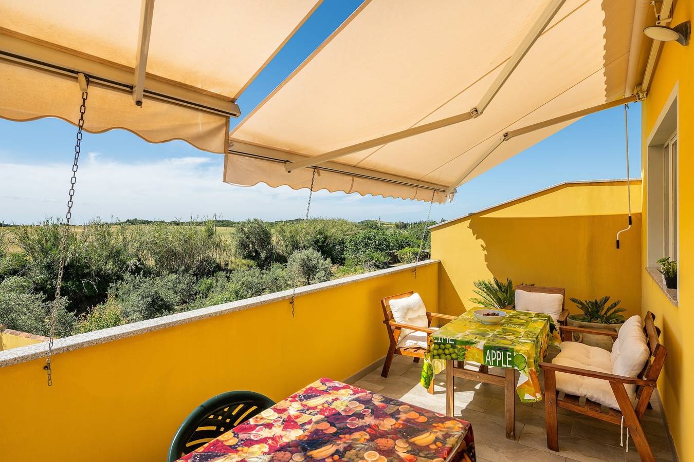 Ferienhaus 'Domus Luna' mit Seeblick, Terrasse und Klimaanlage in Giba, Carbonia-Iglesias Provinz
