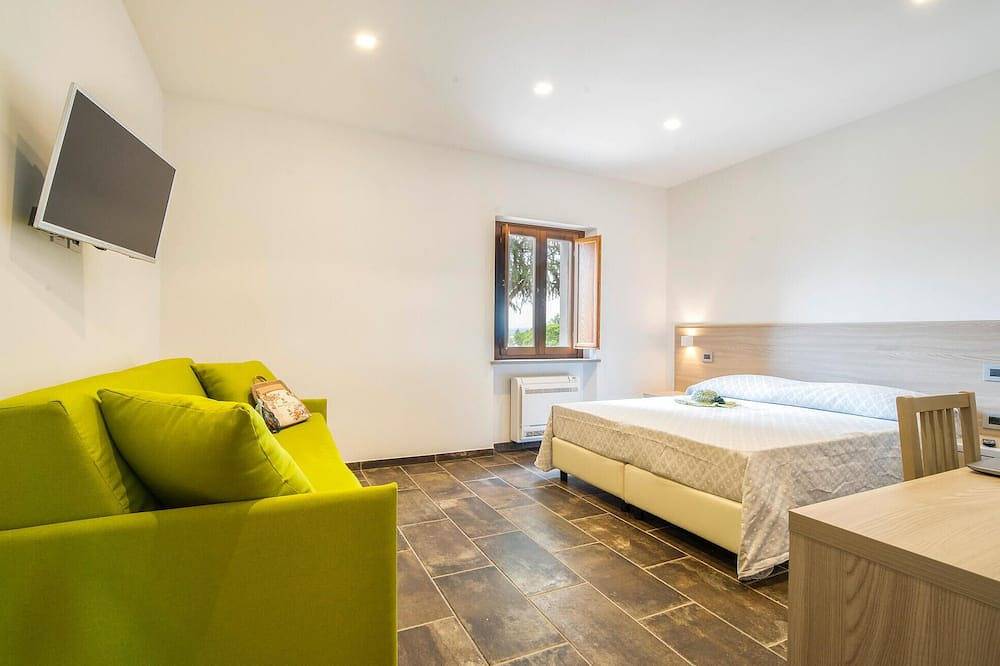 Beautiful home in Passignano sul T in Passignano sul Trasimeno, Lago Trasimeno