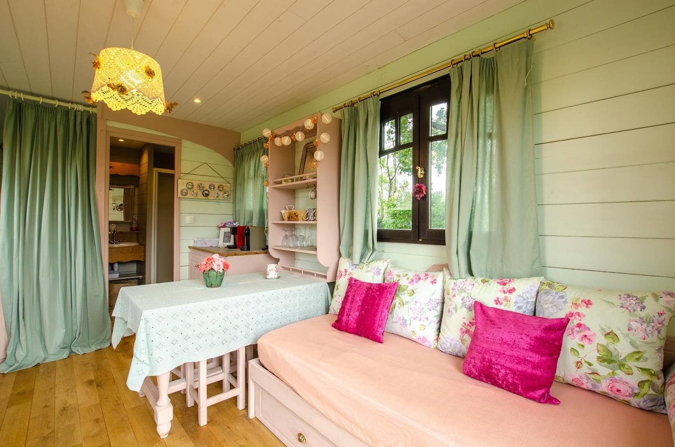 La Villa des Chouettes - La Roulotte in Maisons-lès-Chaource, Aube