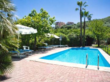 Ferienwohnung für 4 Personen, mit Garten und Ausblick sowie Terrasse, mit Haustier in Imperia Provinz