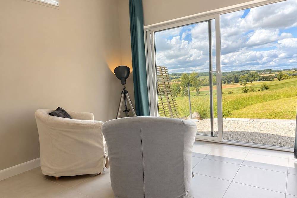 Romantic studio with private terrace and direct pool access in Paulhiac, Villeneuve-sur-Lot und Umgebung