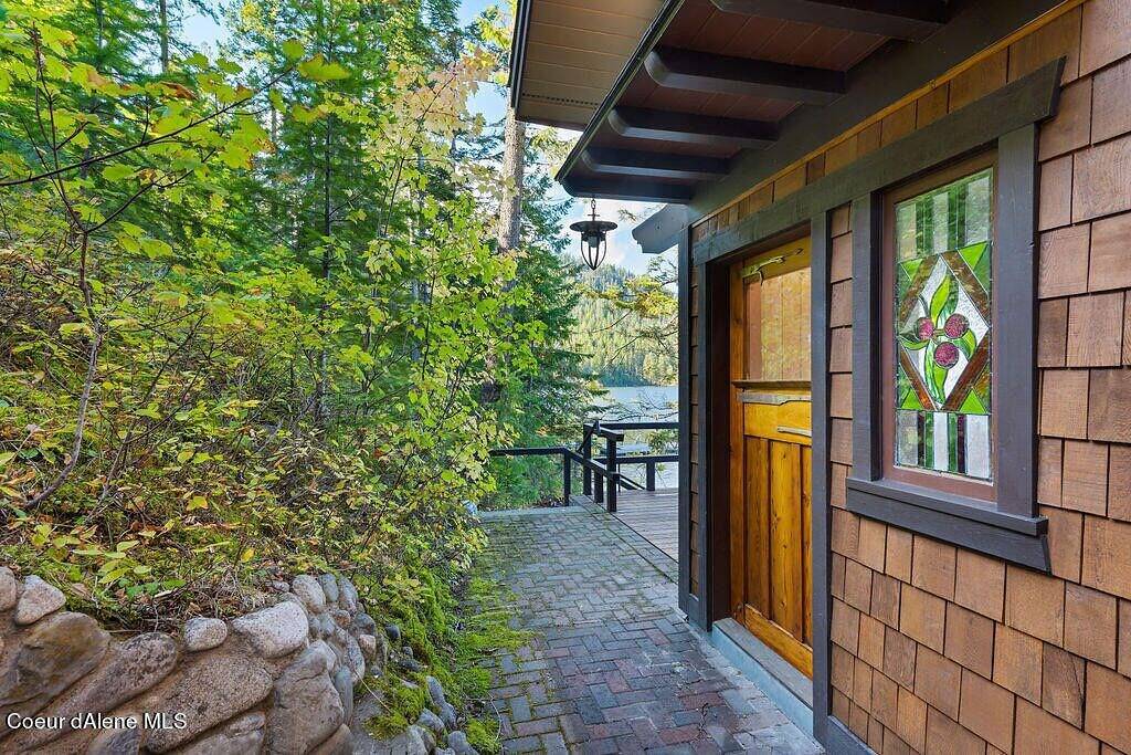 Lakefront Private Home with Boathouse at Priest Lake in Kaniksu Nationalwald
